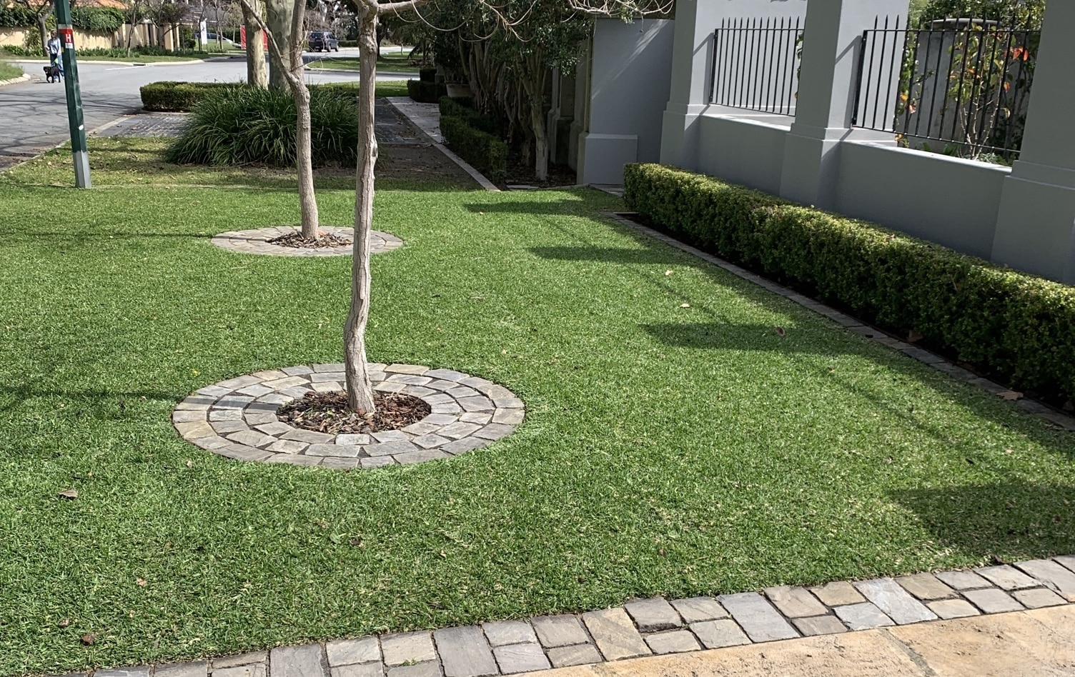 landscaped verge lawn mowing service